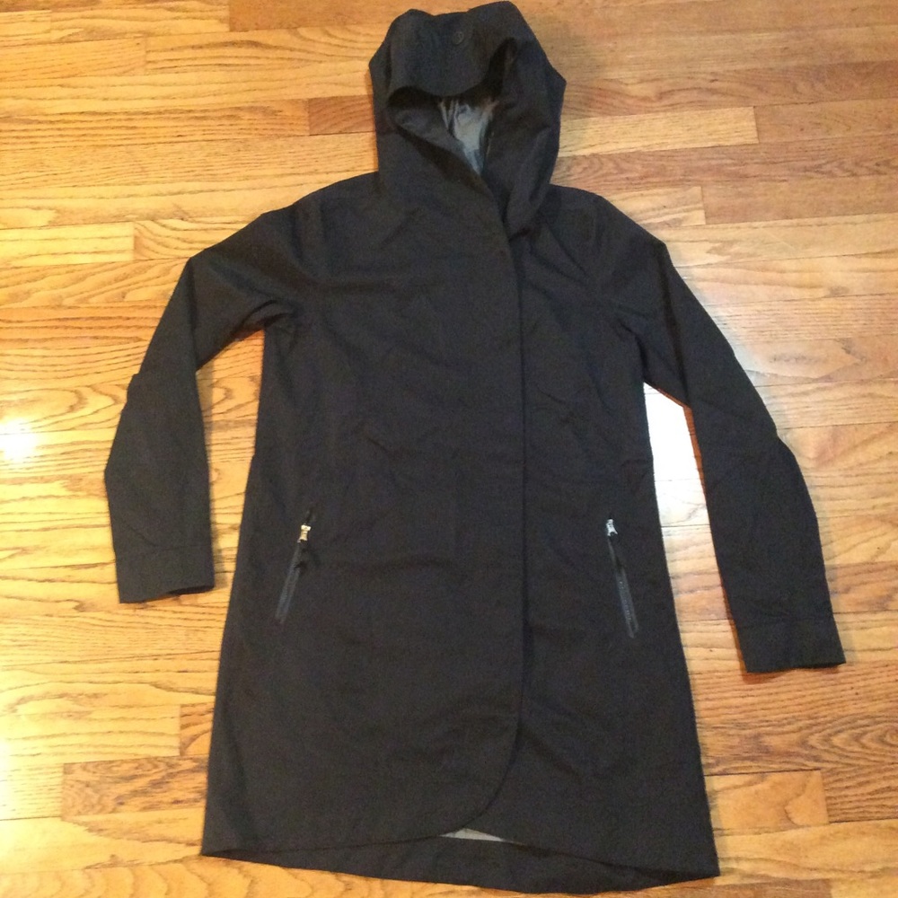 Lululemon Rain Jacket - Picture 3 of 16